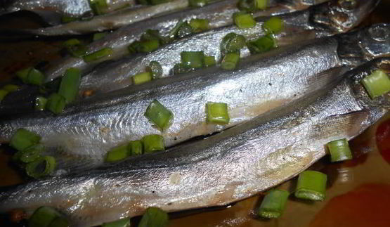 соленая мойва по-домашнему