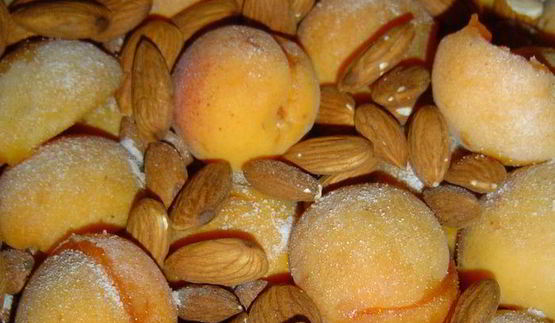 абрикосовое варенье с миндалем