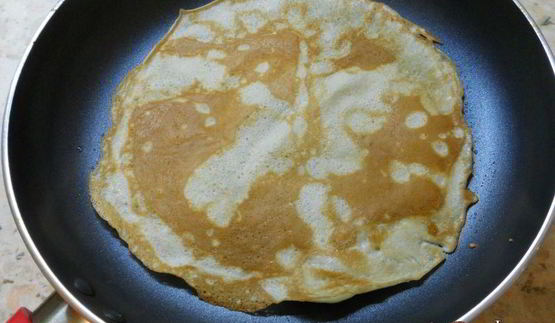 блинчики на молоке и малиновом варенье