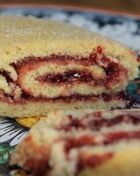 Рулет с вареньем простой