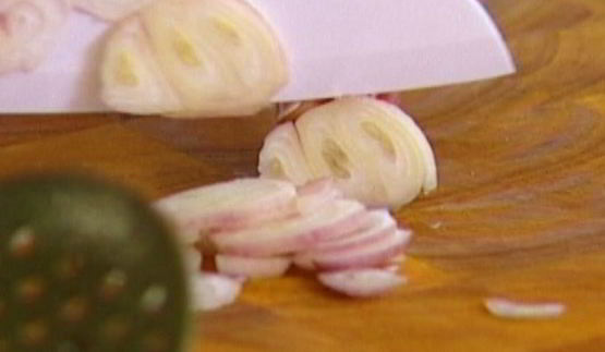 тосты с вареньем и паштетом из куриной печенки