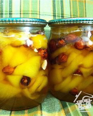 Варенье из персиков с орешками и медом