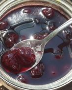 Вишневое варенье на базиликовом сиропе