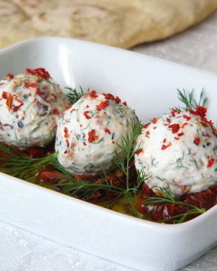 Рецепт вяленых помидоров с сырными шариками