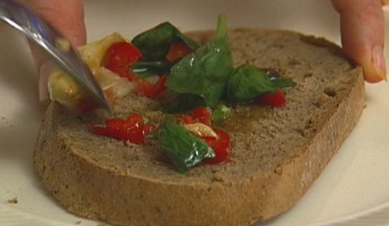 брускетта из цукини со шпинатом