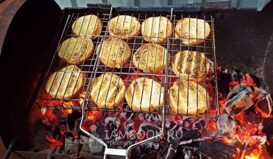 брускетта с кабачками-гриль