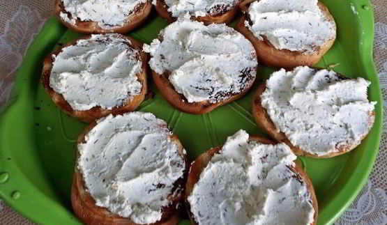 брускетта с кабачками-гриль