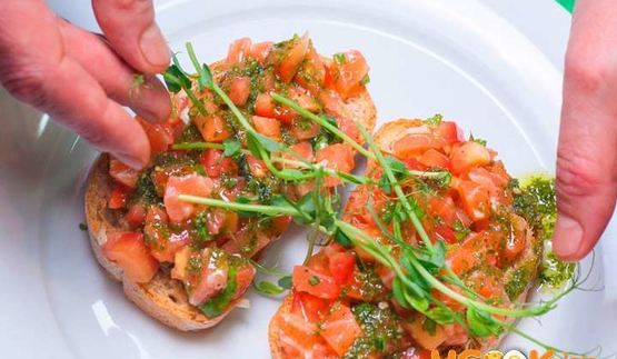 брускетта с лососем