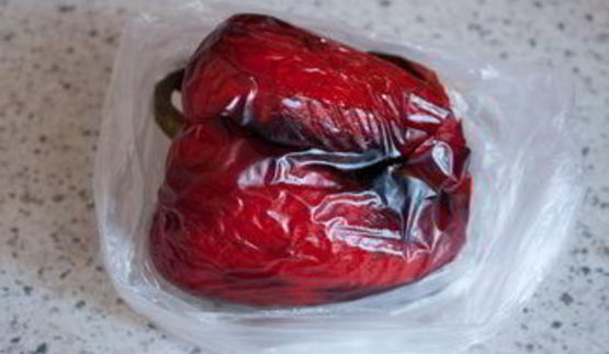 брускетта с печеным перцем и фетой