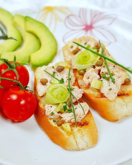 Рецепт брускетты с печенью трески