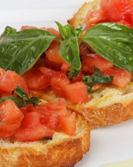 Рецепт брускетты с помидорами и базиликом