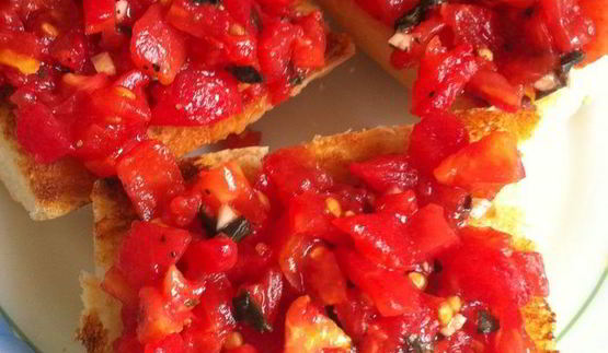 брускетта с томатами