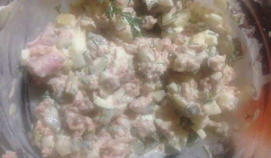 брускетта с тунцом