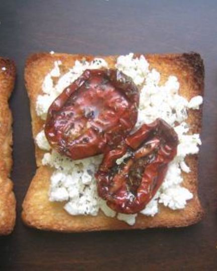 Рецепт брускетты с вялеными томатами