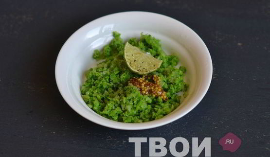 брускетта с зеленым горошком