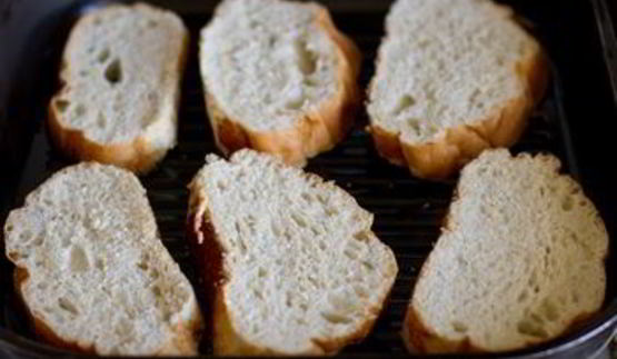 брускетта с жареным сладким перцем