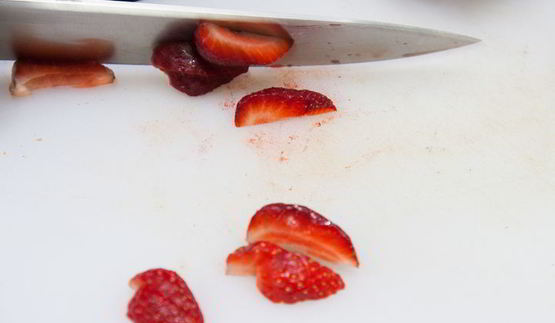 брускетты с клубникой и маскарпоне