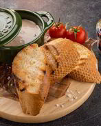 Брускетты с крем-паштетом из тунца