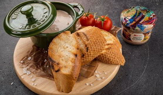 брускетты с крем-паштетом из тунца