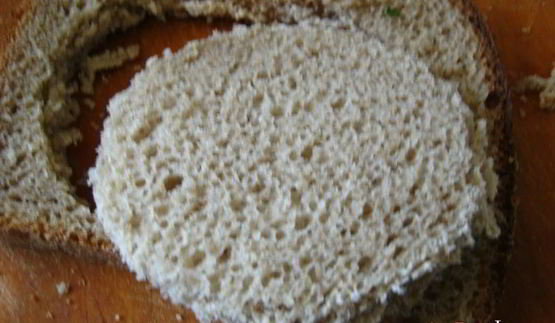 бутерброды с сельдью и свекольным песто