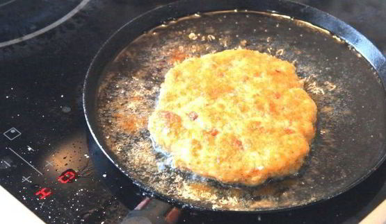 бургер с ананасом и медовой горчицей