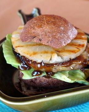 Бургер с ананасом и соусом терияки