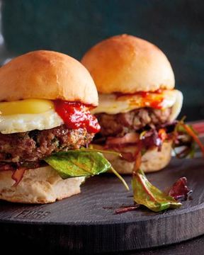 Бургер с рубленым козленком