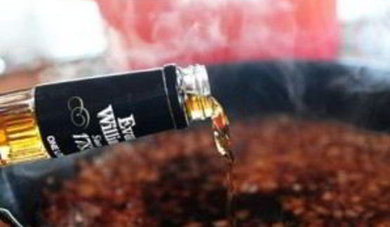 бургеры с мясом, виски и халапеньо