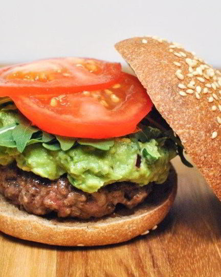 Рецепт гамбургера с рукколой и гуакамоле