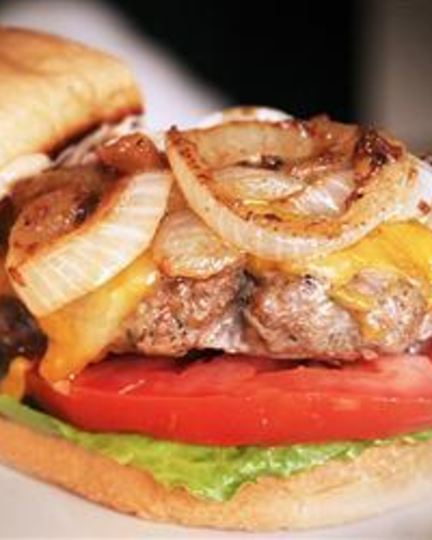 Рецепт гамбургера с жареным луком