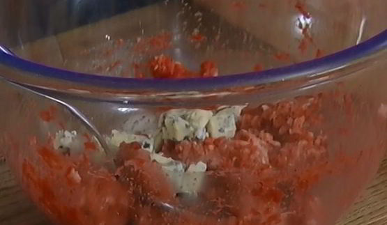 гамбургеры с горгонзолой и спаржей