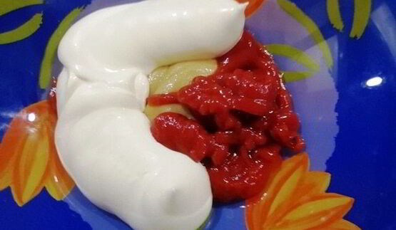 розовый бургер с нежнейшей котлетой