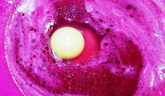 розовый бургер с нежнейшей котлетой