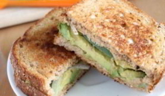 бутерброд с авокадо