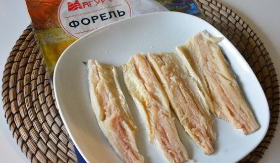 бутерброд с рыбой