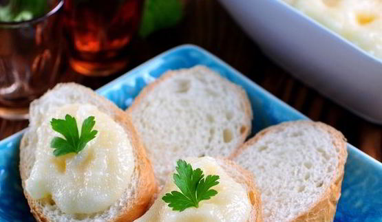 бутерброды с икрой мойвы