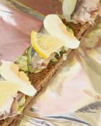 Бутерброды с килькой