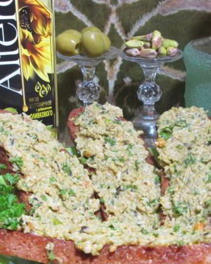 Рецепт бутербродов с кремом из оливок и фисташек