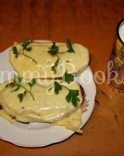 Рецепт бутербродов с яйцом, майонезом, чесноком и сыром