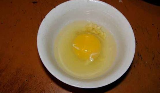 бутерброды с яйцом, майонезом, чесноком и сыром