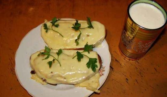 бутерброды с яйцом, майонезом, чесноком и сыром