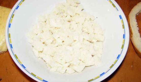 бутерброды с яйцом, майонезом, чесноком и сыром