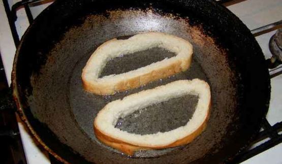 бутерброды с яйцом, майонезом, чесноком и сыром