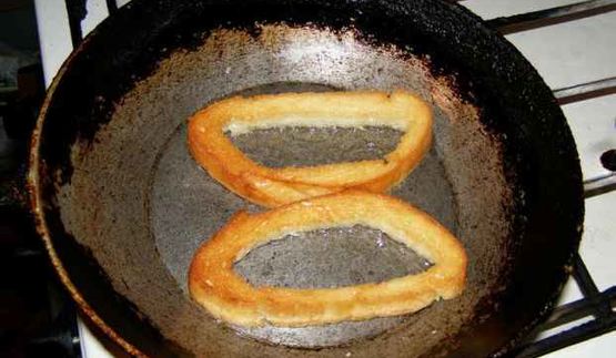 бутерброды с яйцом, майонезом, чесноком и сыром