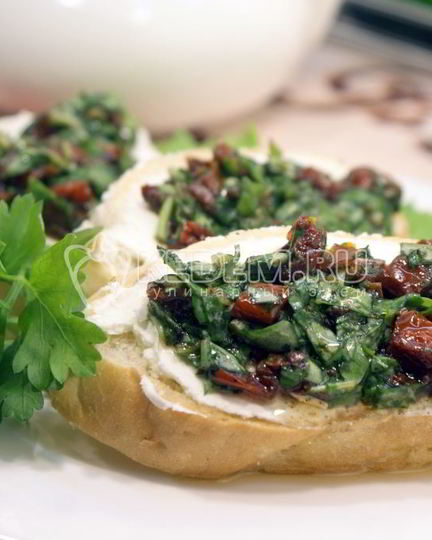 Рецепт бутербродов с зеленью и творожным сыром