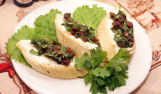 бутерброды с зеленью и творожным сыром