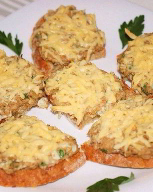 Горячие бутерброды с сайрой