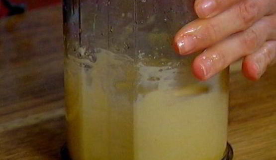 горячий бутерброд с тунцом, кукурузой и домашним майонезом