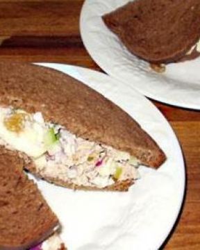 Изысканный бутерброд с тунцом