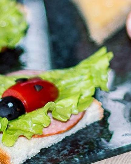 Рецепт необычных праздничных бутербродов для детей